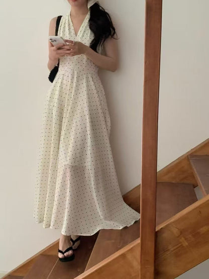 Vネックノースリーブドットワンピース