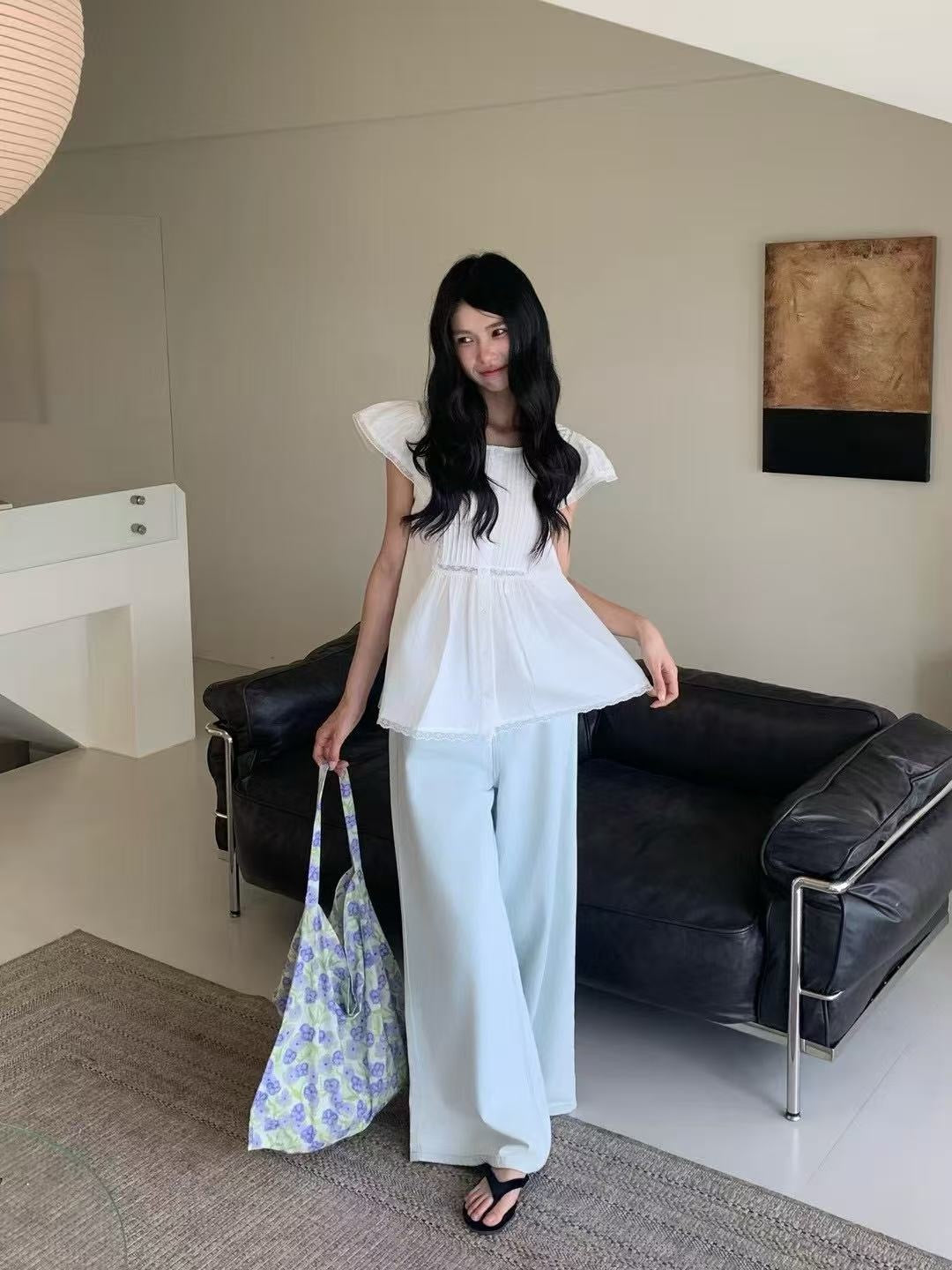 蕾絲拼接飛飛袖壓褶恤衫