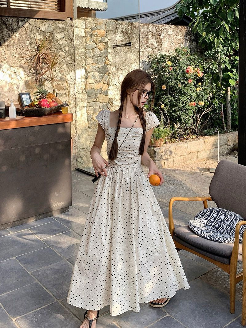 法式小飛袖波點連身裙