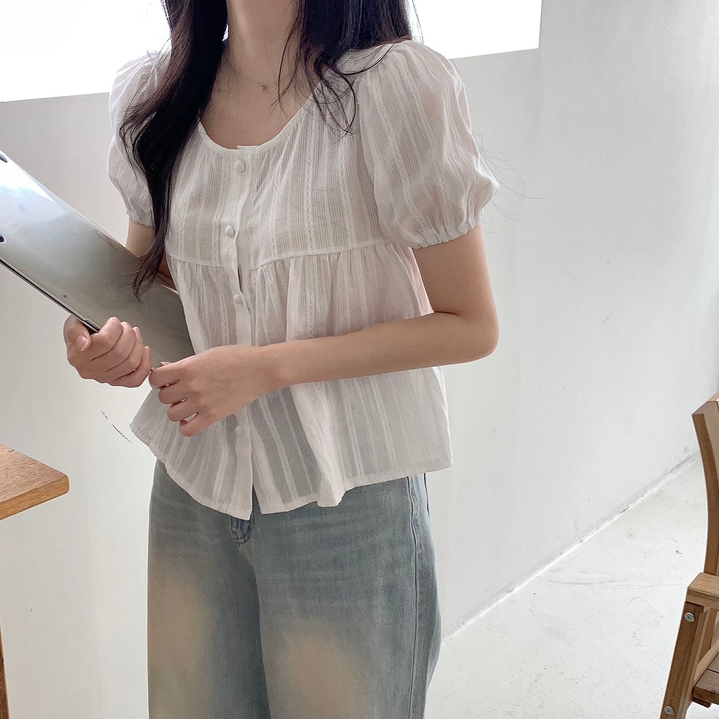 泡泡袖包扣恤衫