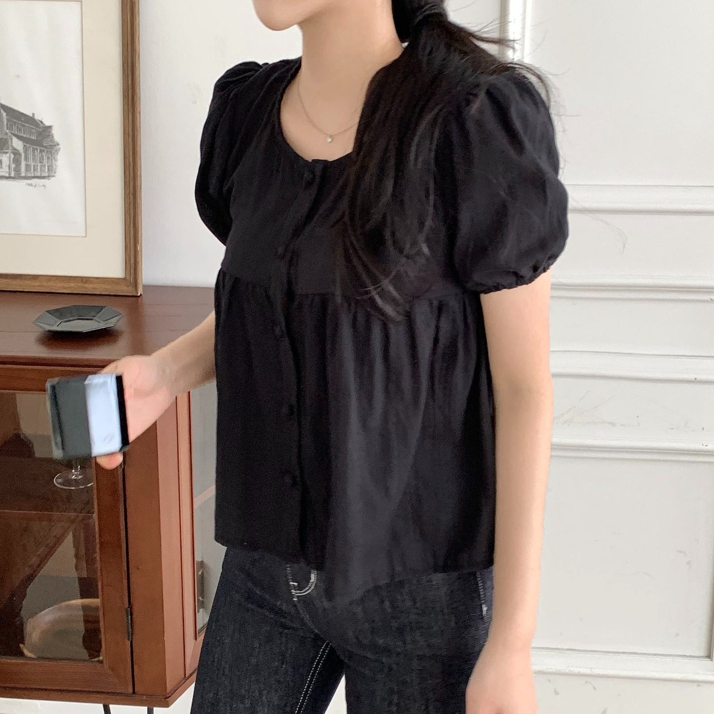 泡泡袖包扣恤衫