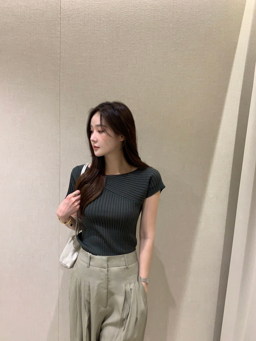 Irregular Pattern Lightweight Knit Top