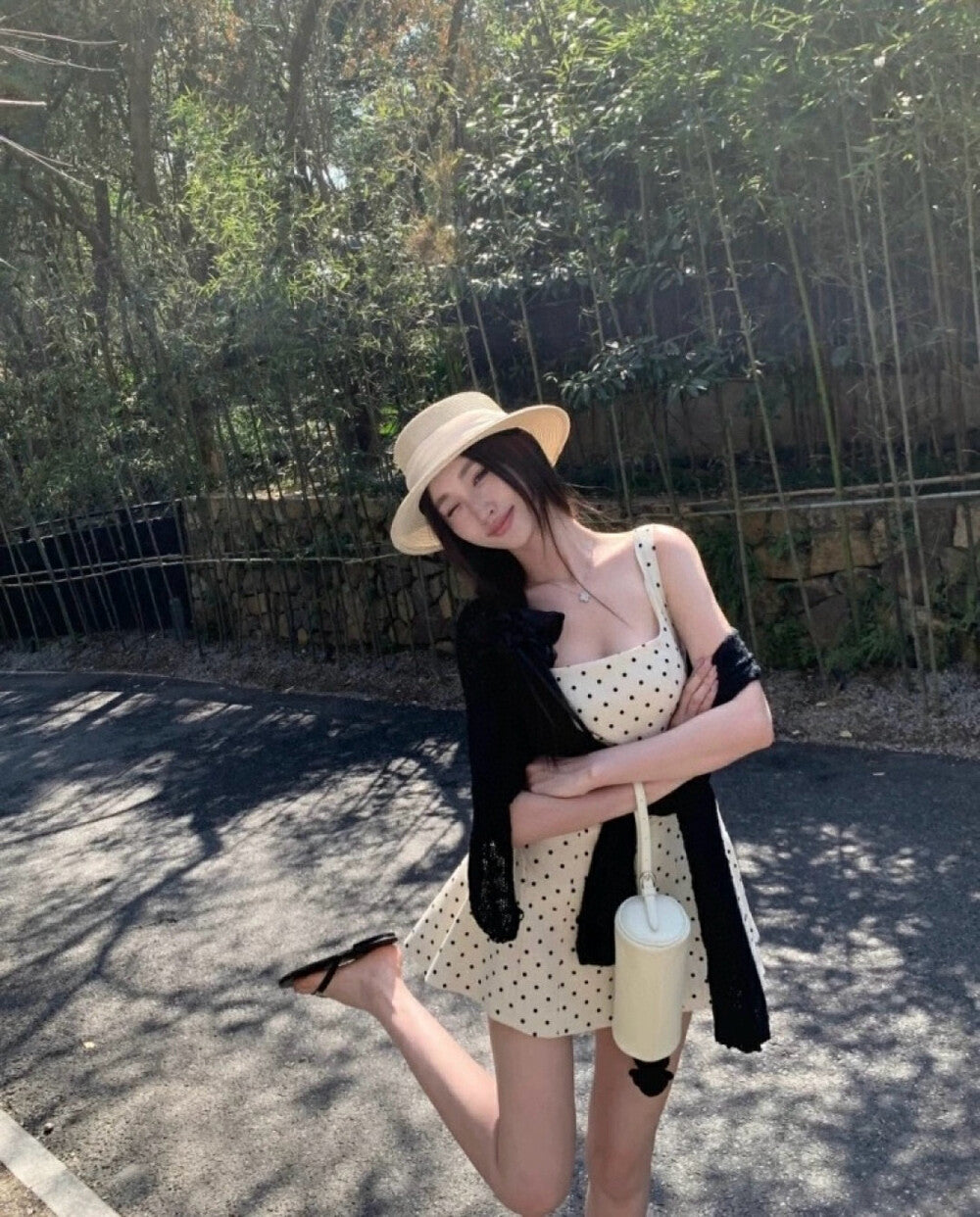 甜美波點吊帶連身短裙