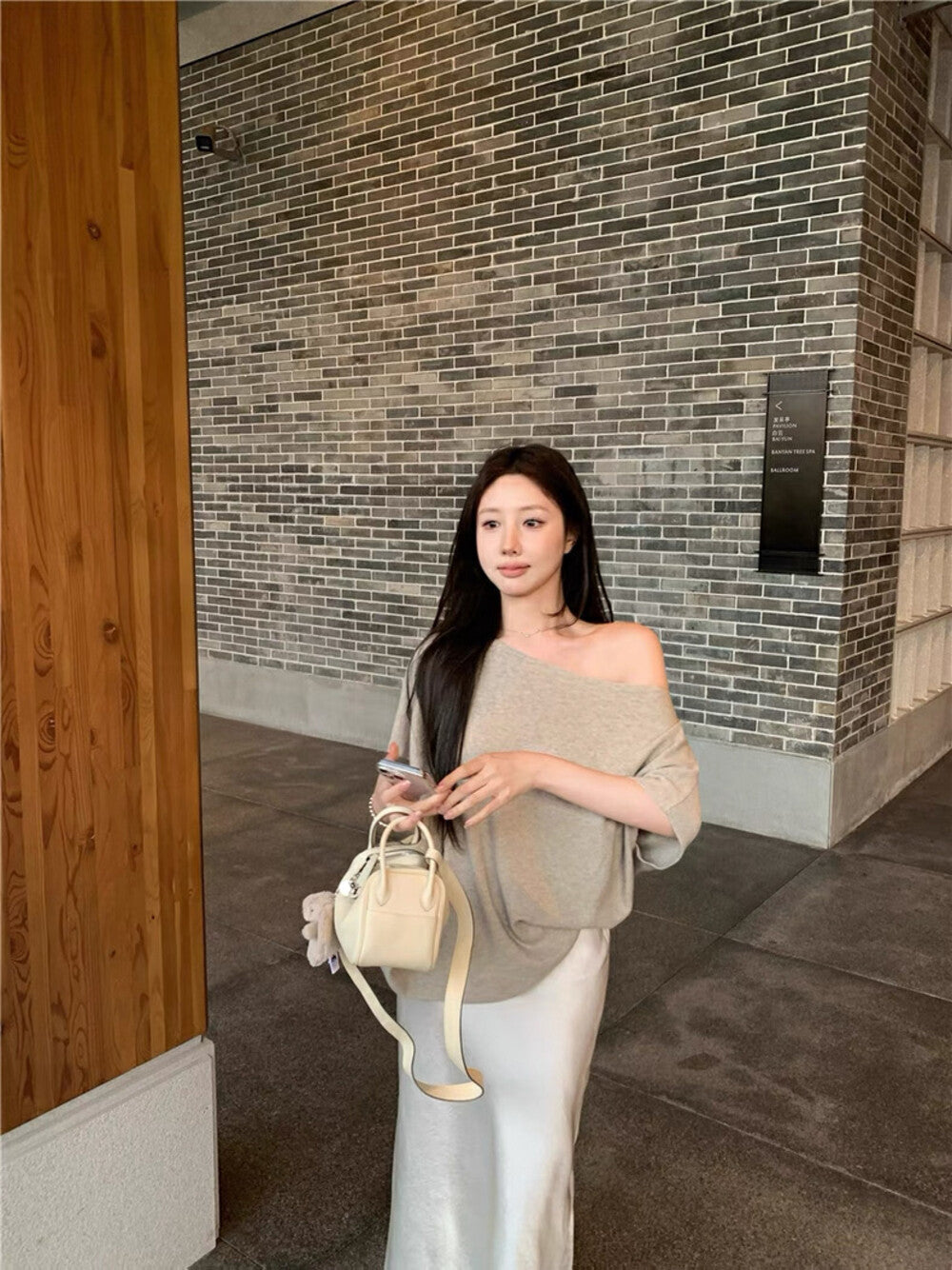 Loose Off-Shoulder Batwing Sleeve Top