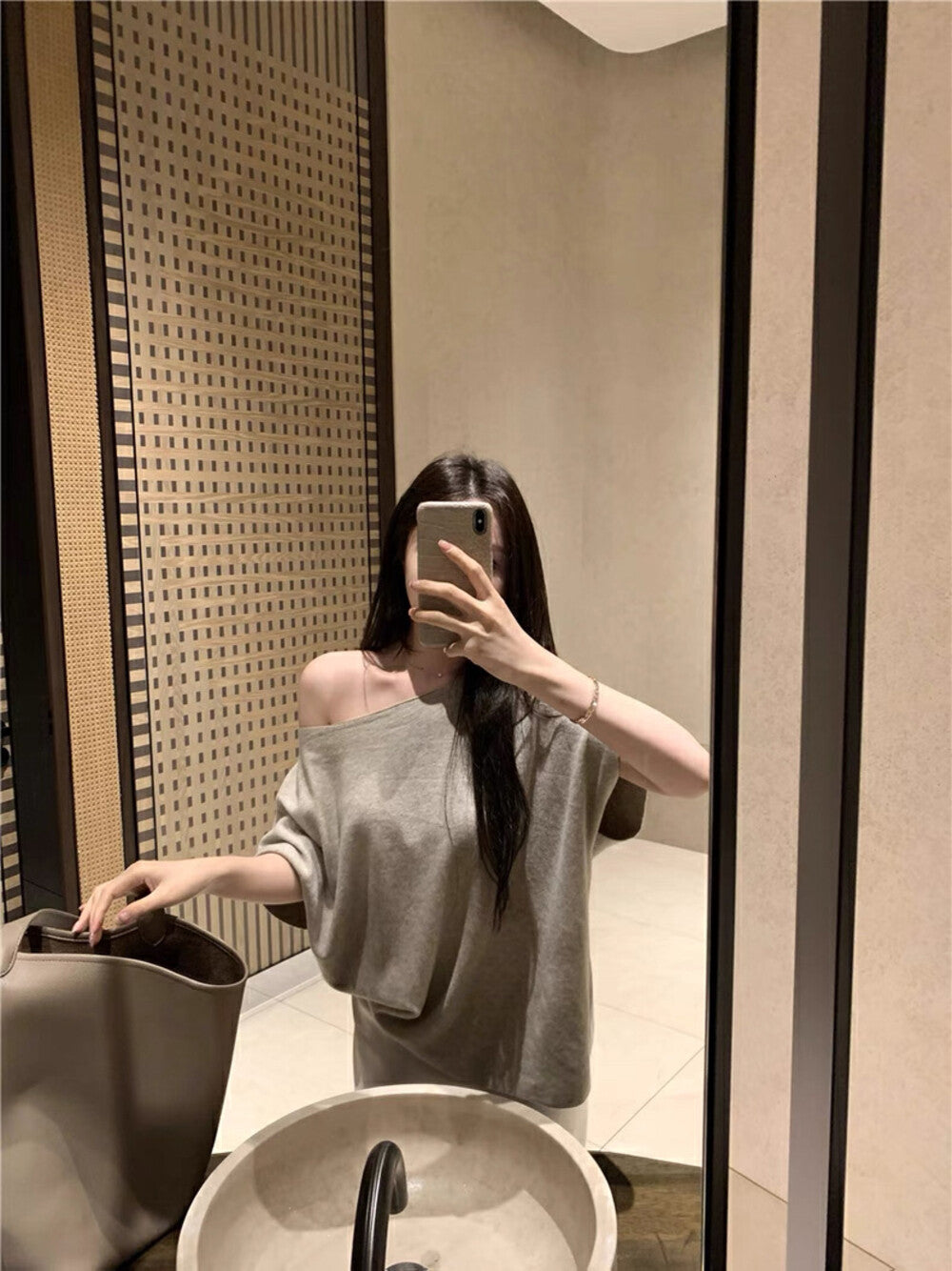 Loose Off-Shoulder Batwing Sleeve Top