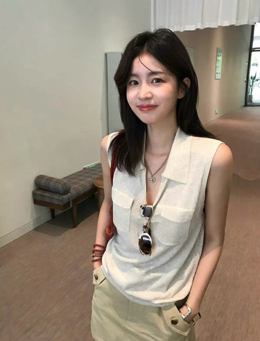 襟付きノースリーブニットベスト