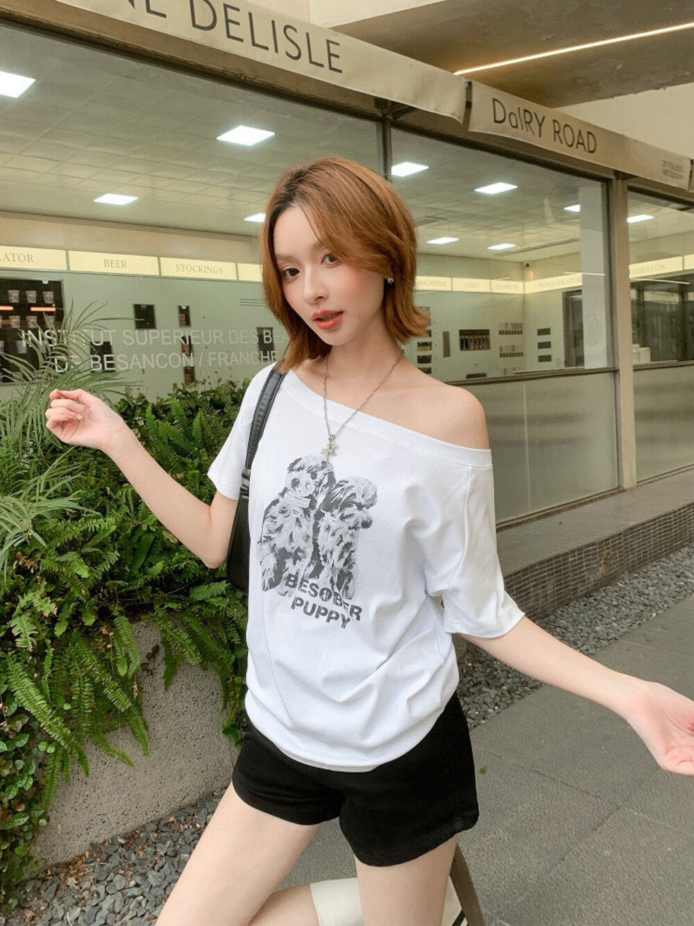 復古狗狗印花斜肩短袖