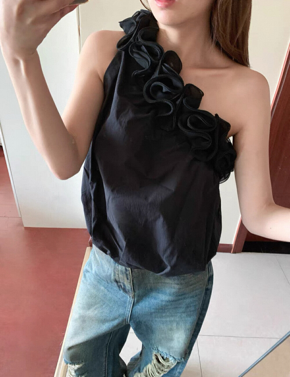 斜肩花苞無袖小衫