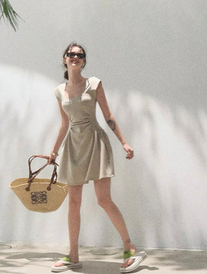 U領修身A字連身裙