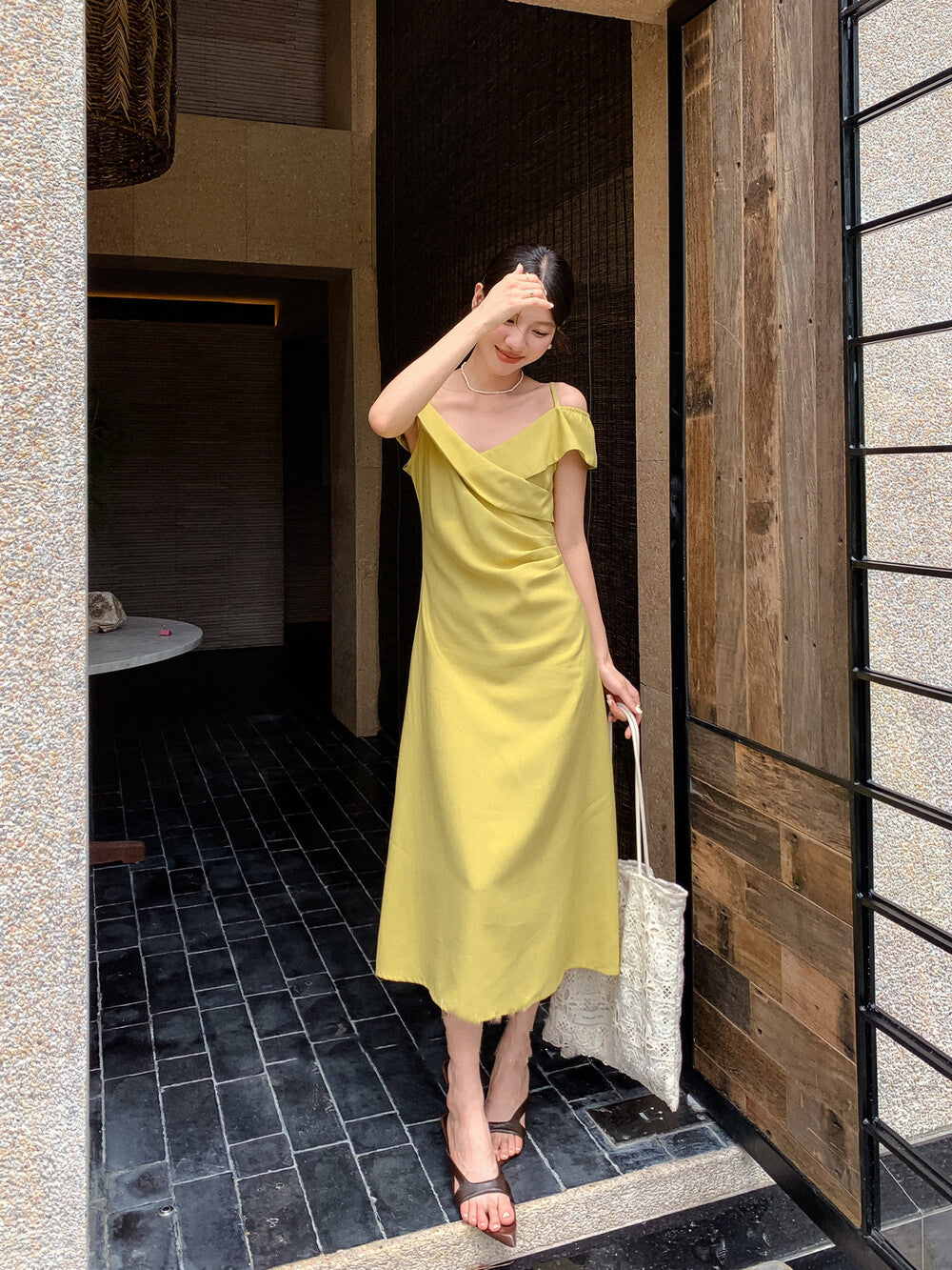 Elegant Waist-Slimming Spaghetti Strap Dress