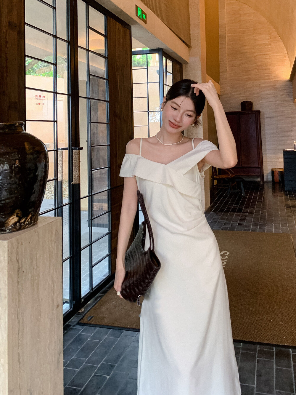 Elegant Waist-Slimming Spaghetti Strap Dress