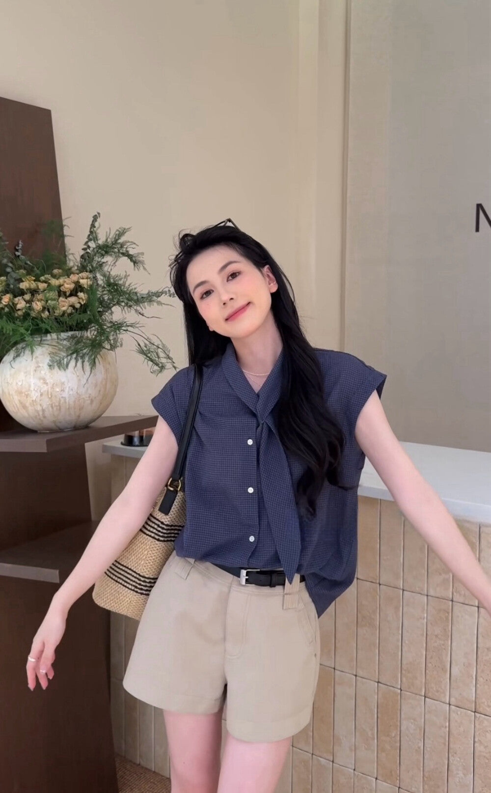 簡約飄帶領恤衫