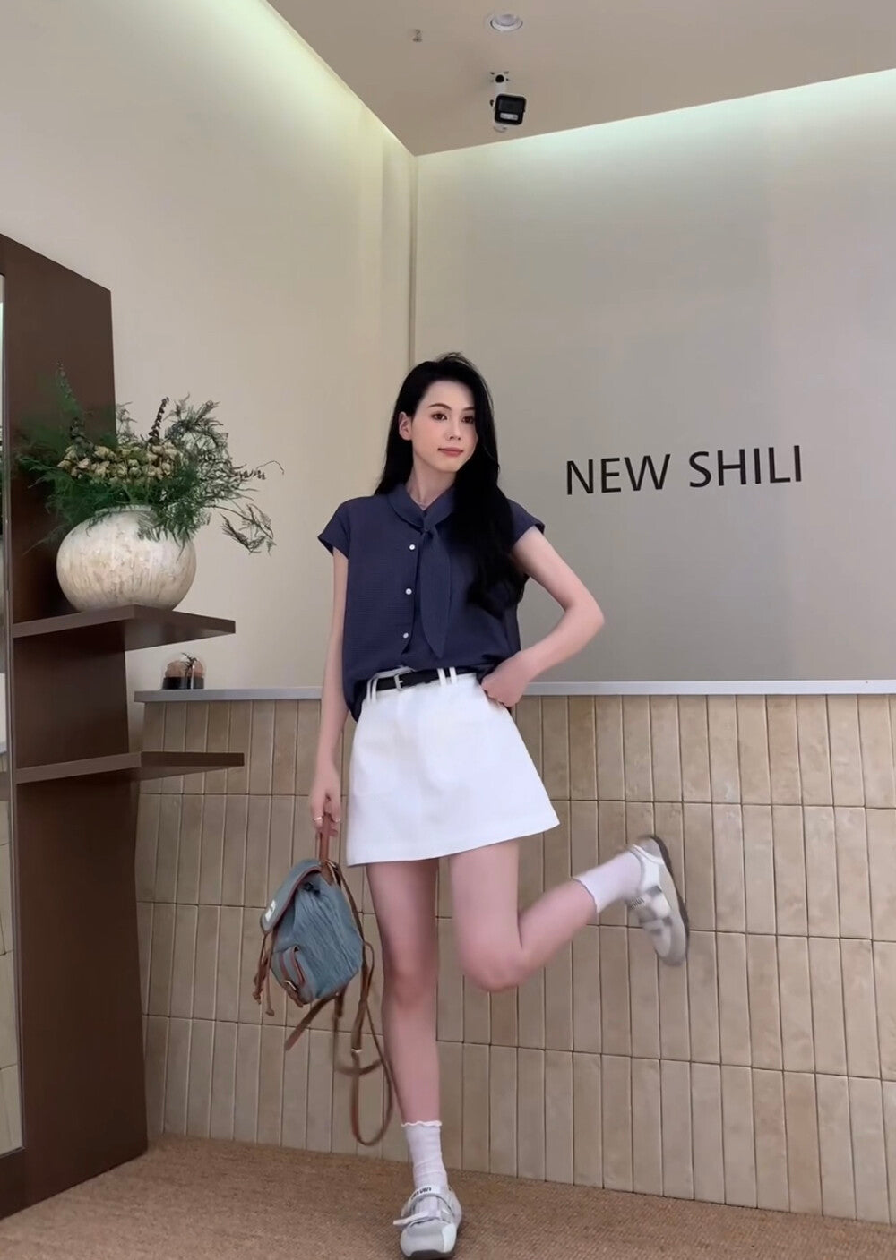 簡約飄帶領恤衫