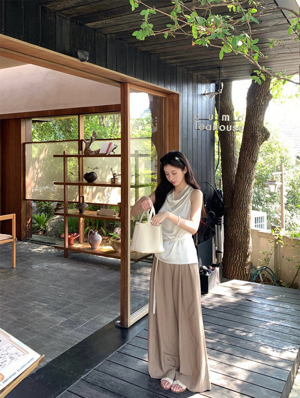 氣質蕩領無袖恤衫