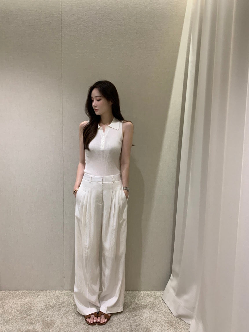 Lightweight Collared Sleeveless Knit Top