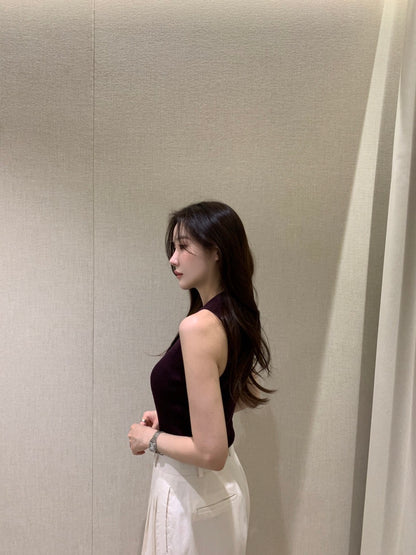 Lightweight Collared Sleeveless Knit Top