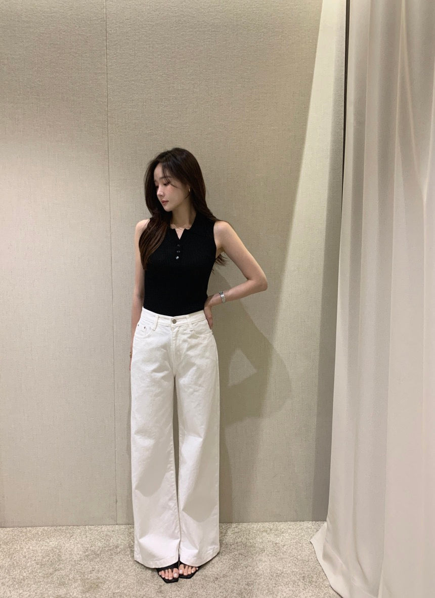 Lightweight Collared Sleeveless Knit Top