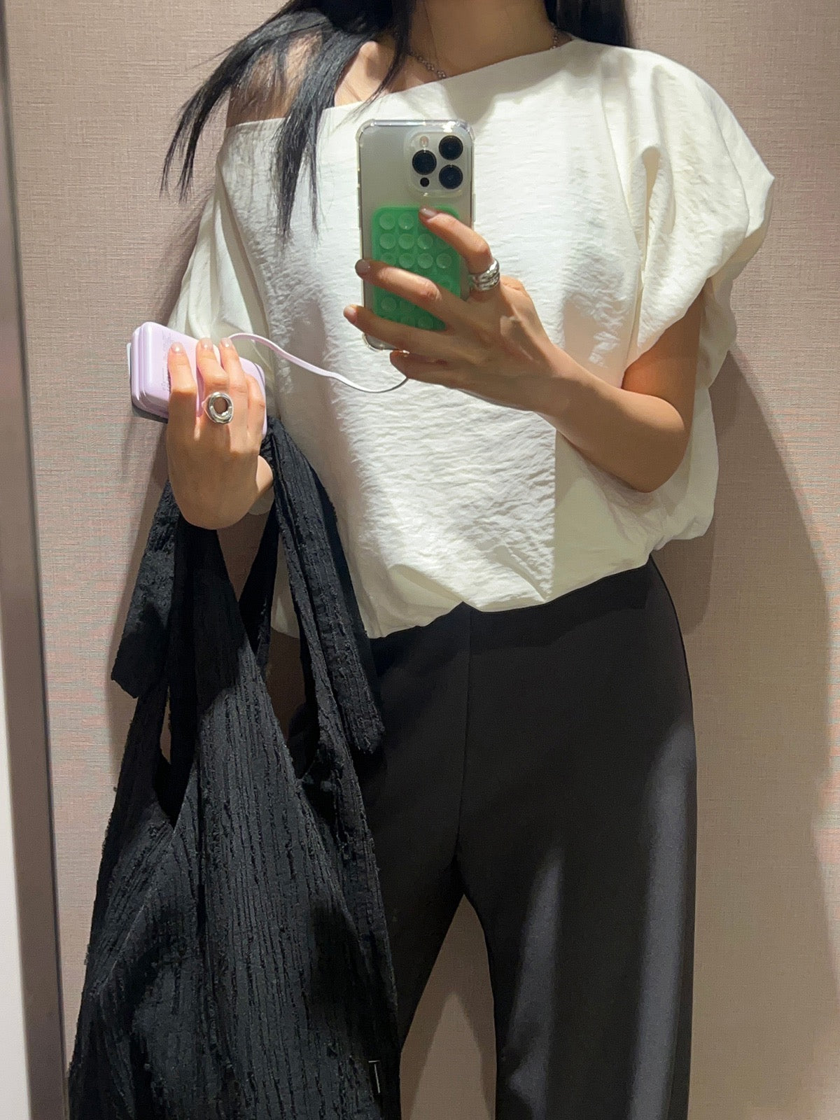 Design-Savvy Off-Shoulder Versatile Top