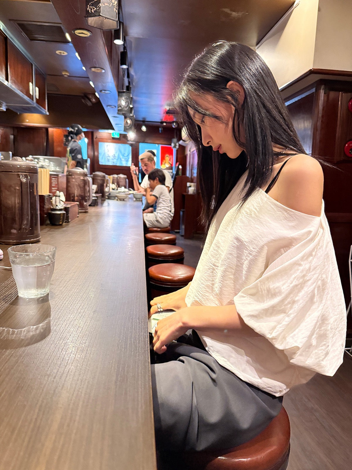 Design-Savvy Off-Shoulder Versatile Top