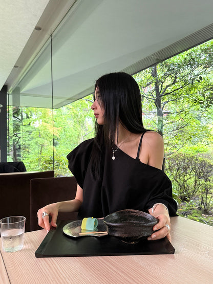 Design-Savvy Off-Shoulder Versatile Top