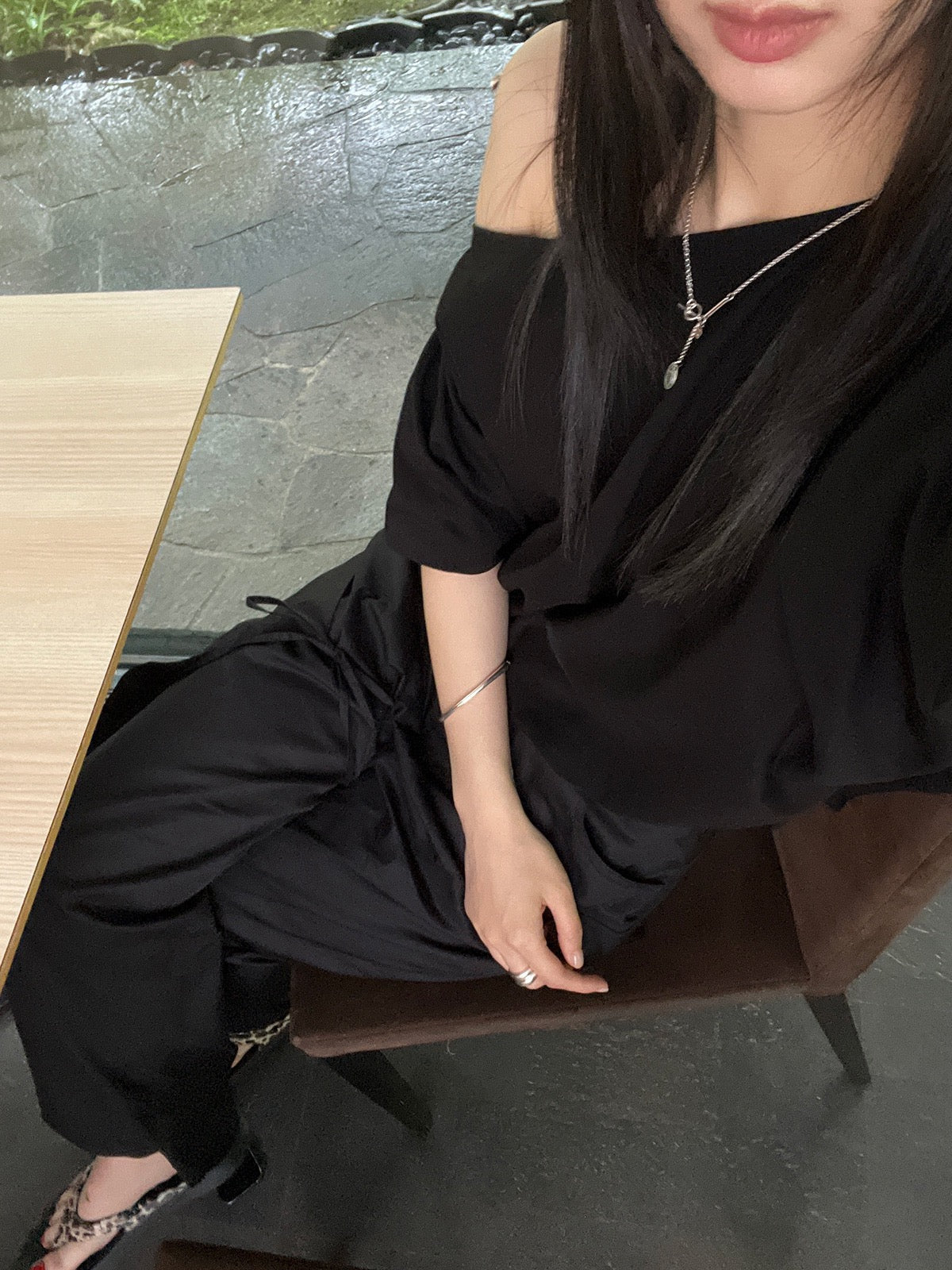 Design-Savvy Off-Shoulder Versatile Top