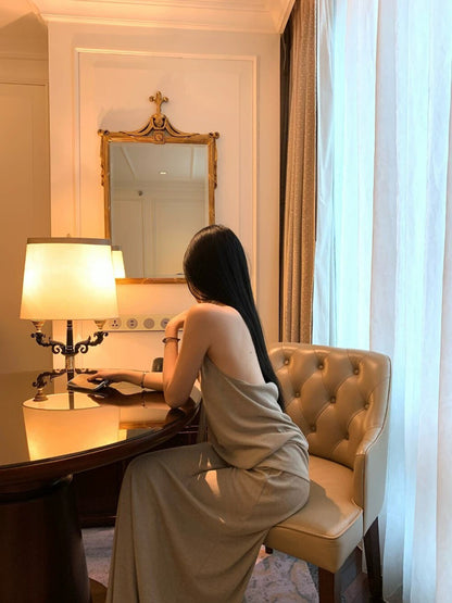 セクシーなVネックホルターネックリボンタンクトップ＋ハイウエストスカートセット