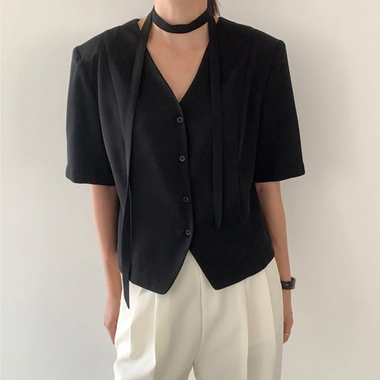 V-neck short-sleeve blazer