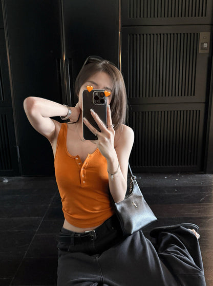 シンプルなストレッチスナップキャミソール