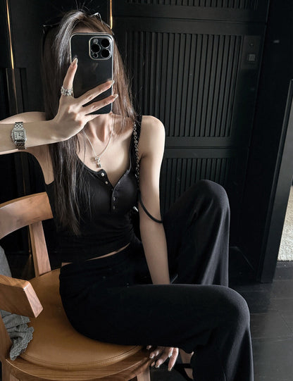 シンプルなストレッチスナップキャミソール