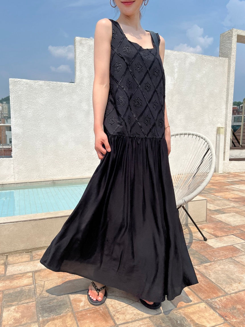 リゾート風パッチワーク刺繍ワンピース