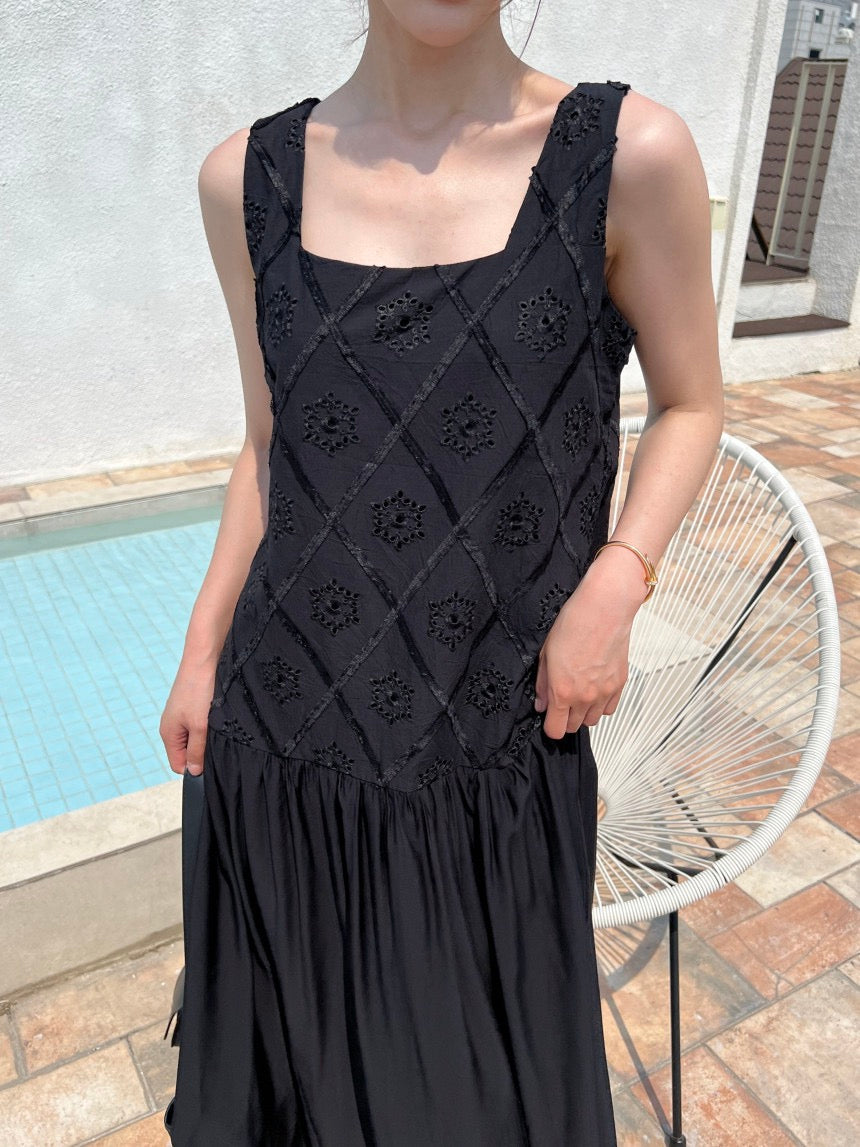 リゾート風パッチワーク刺繍ワンピース