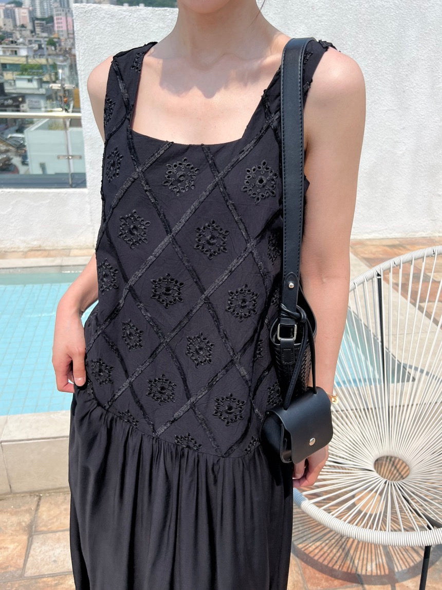 リゾート風パッチワーク刺繍ワンピース