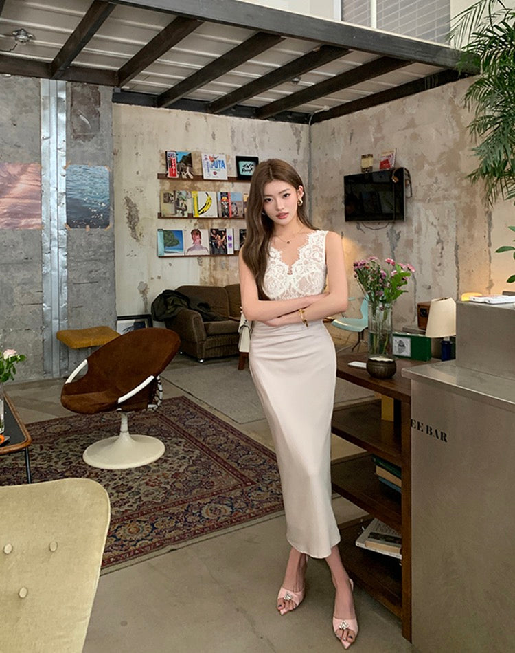 V-neck lace satin slim-fit dress