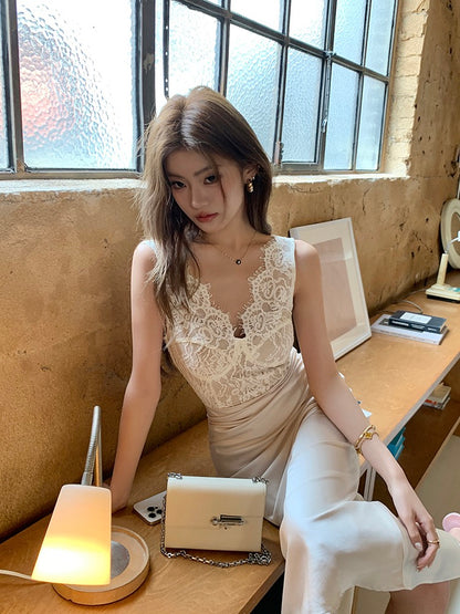 V-neck lace satin slim-fit dress