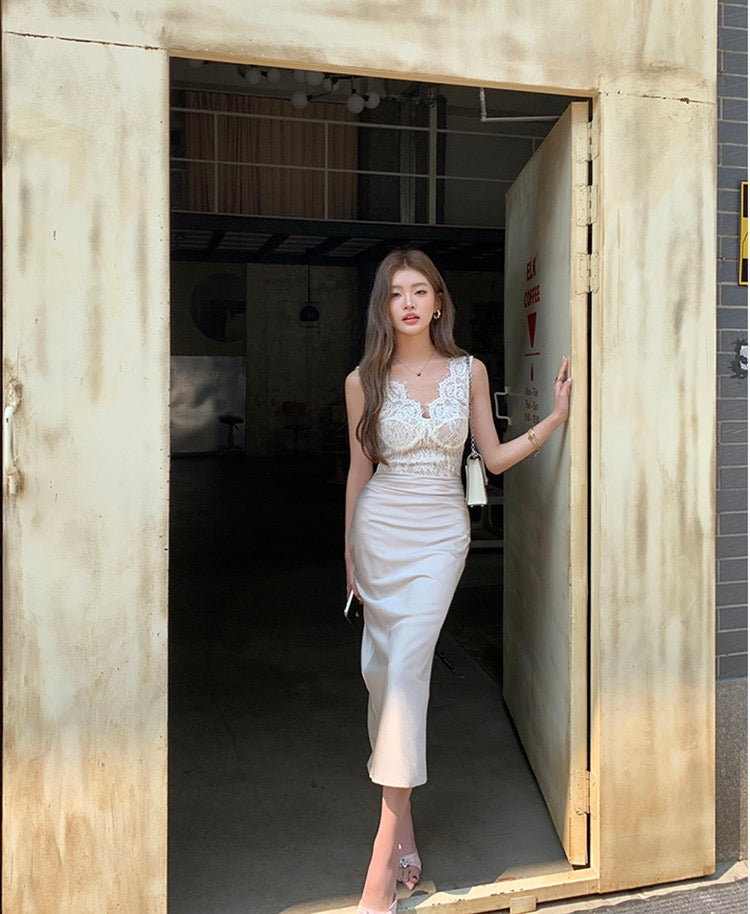 V-neck lace satin slim-fit dress