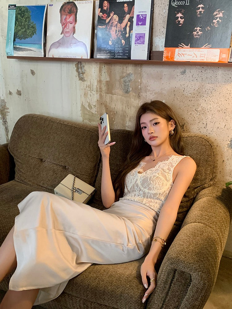 V-neck lace satin slim-fit dress