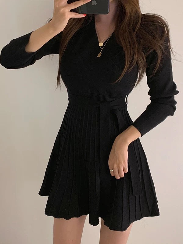 Vネックウエストシェーディングプリーツワンピース