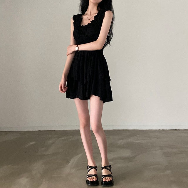 Sleeveless Waist-Cinching Slimming Tiered Dress