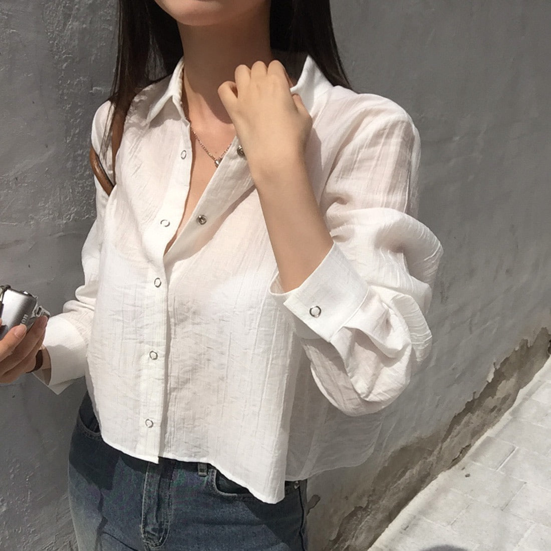 薄手の万能な長袖Tシャツ