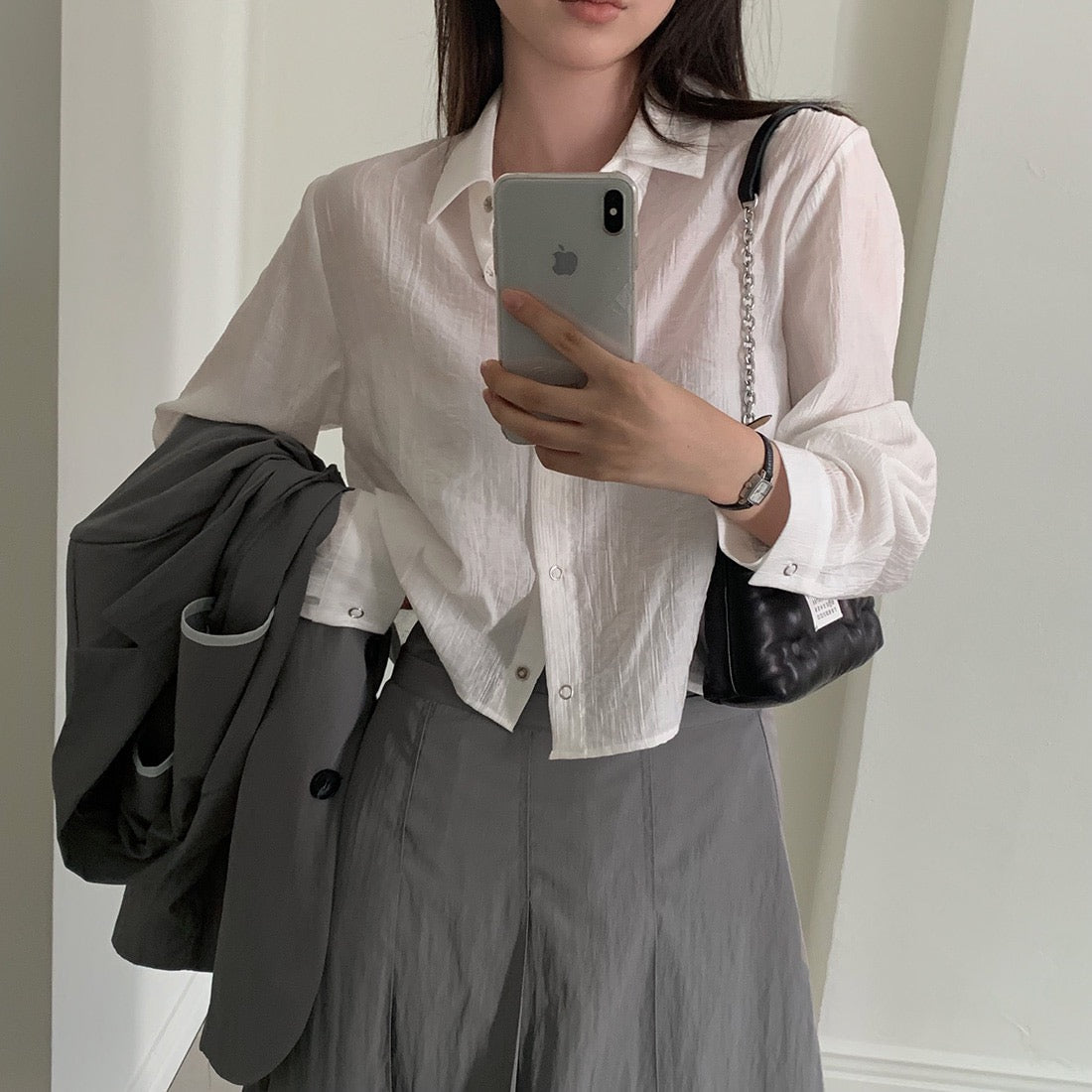 薄手の万能な長袖Tシャツ