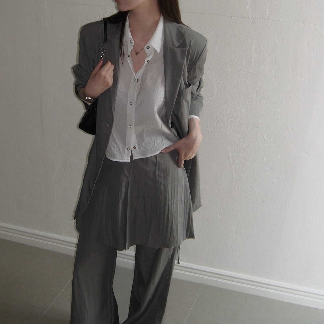 薄手の万能な長袖Tシャツ