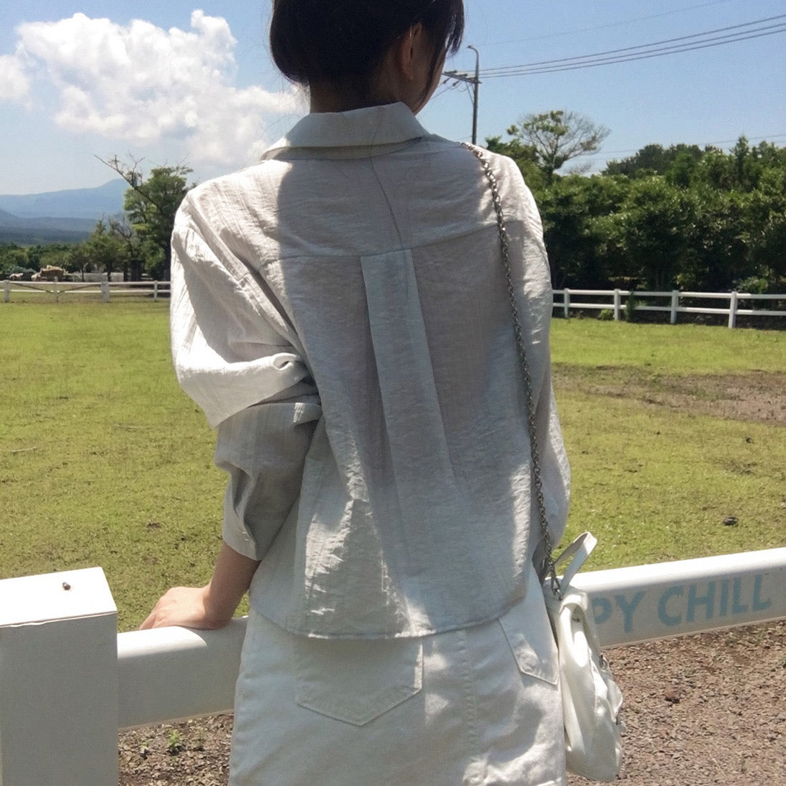 薄手の万能な長袖Tシャツ