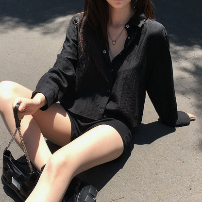 薄手の万能な長袖Tシャツ