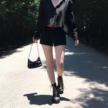 薄手の万能な長袖Tシャツ