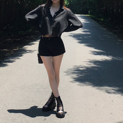 薄手の万能な長袖Tシャツ