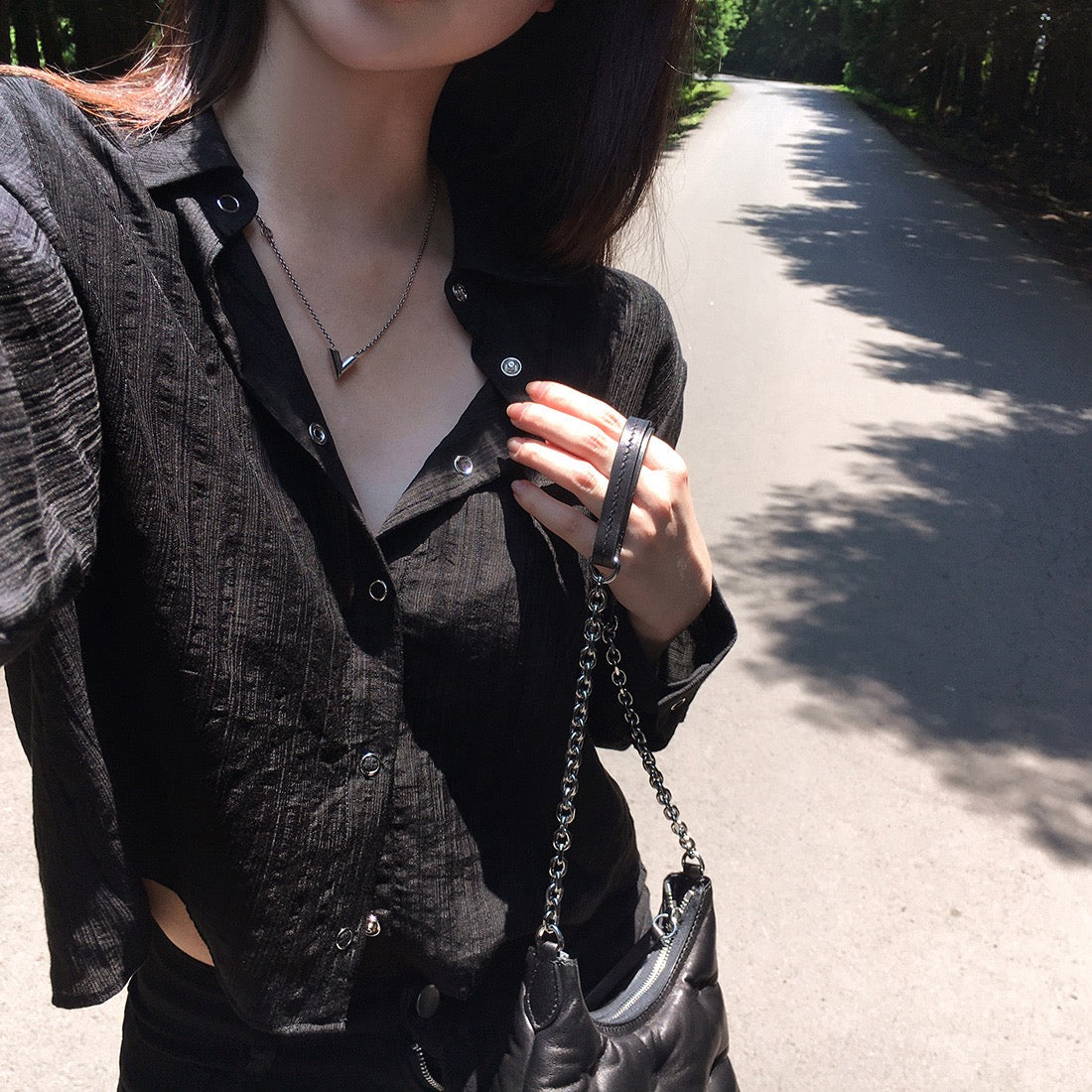 薄手の万能な長袖Tシャツ