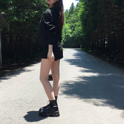 薄手の万能な長袖Tシャツ