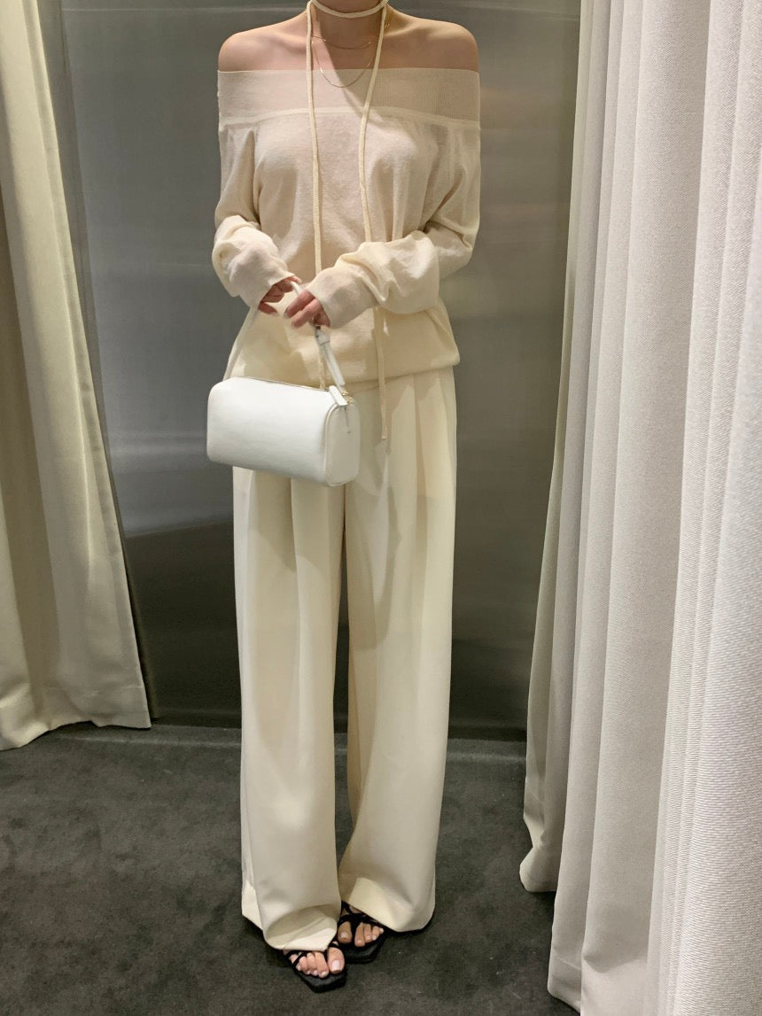 一字領露肩薄款針織Top