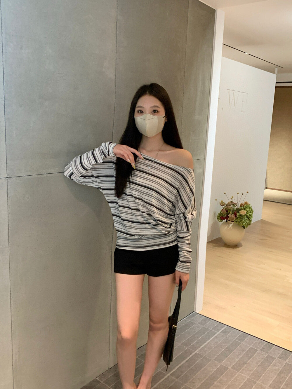 Off-the-shoulder striped slimming long-sleeve T-shirt