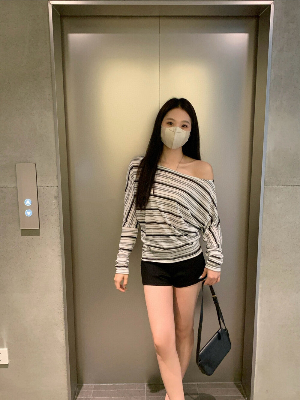 Off-the-shoulder striped slimming long-sleeve T-shirt